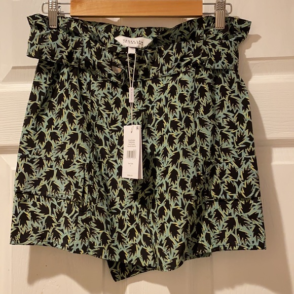 Derek Lam paperbag silk blend shorts in green and black tropical print sz 2 NWT - Picture 3 of 13